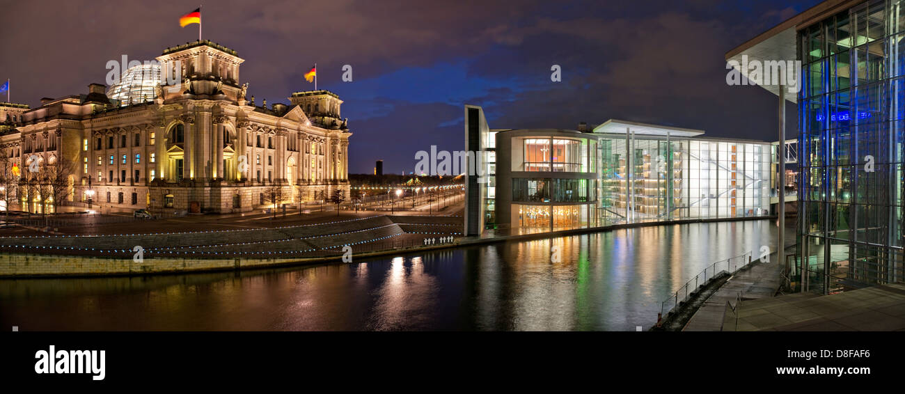 Night image of the Marie-Elisabeth-Lueders House at the government quarter of Berlin, Germany Stock Photo