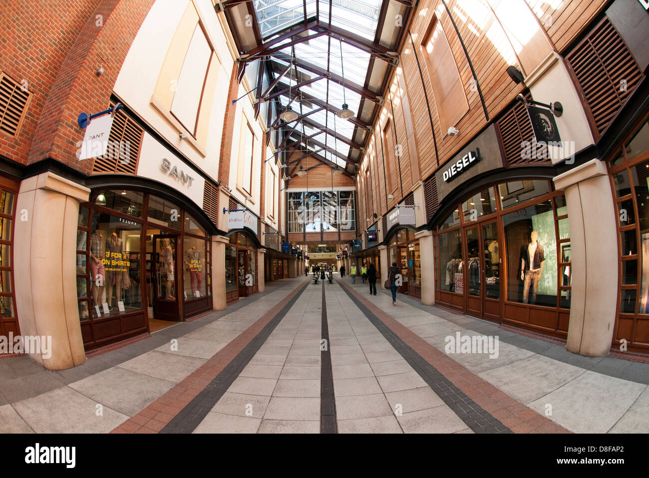 Gunwharf Quays shopping centre Stock Photo Alamy