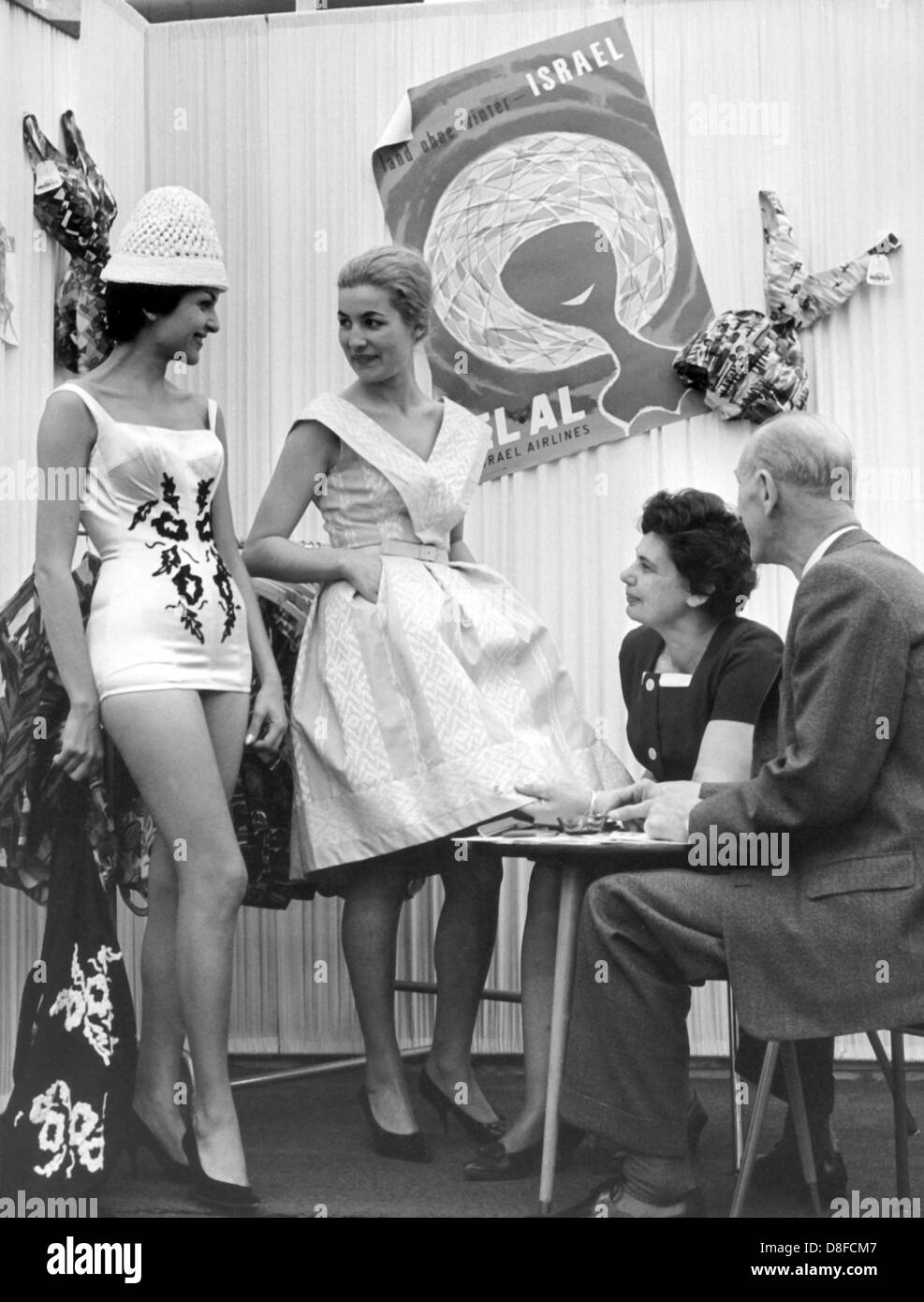 For the first time, exhibitors from Israel are guests of the International Fashion Week of the women's wear industry in Duesseldorf in 1961. They show beach fashion. Photo: Wolfgang Hub. Stock Photo