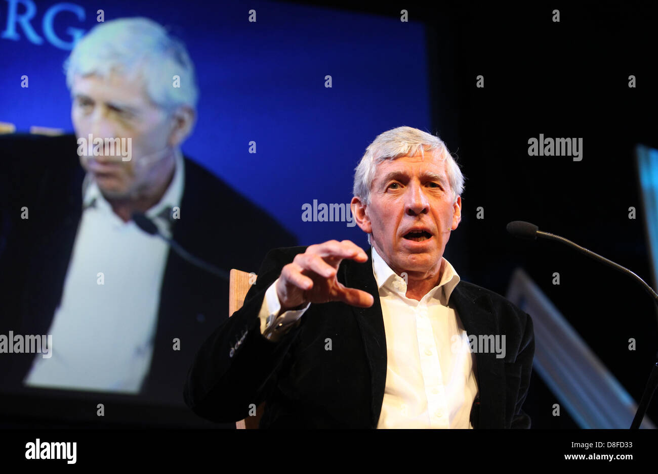 Former foreign Secretary, Jack Straw talks to Peter Florence at the 2013 Hay Festival, Powys, Wales Stock Photo