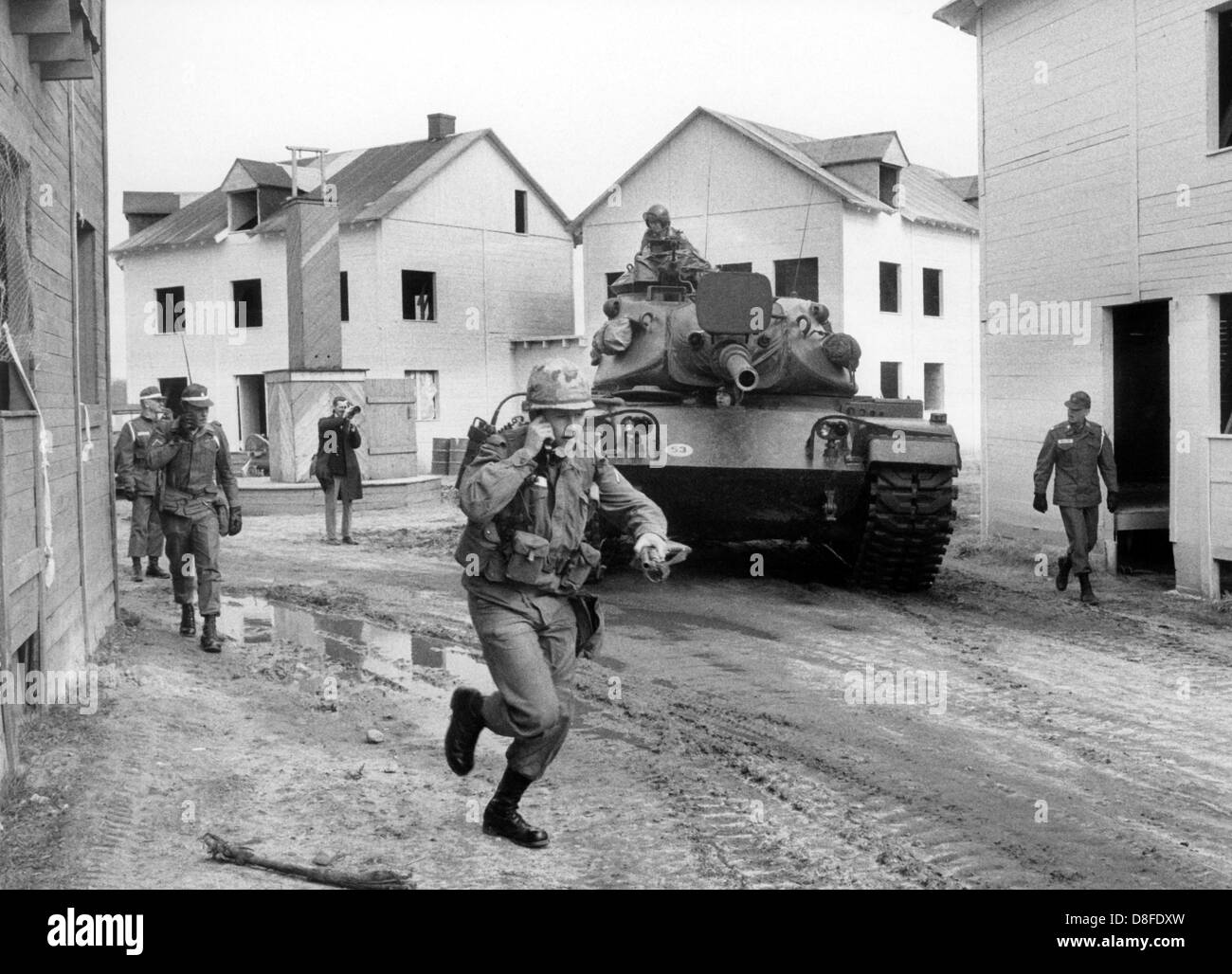 Soldiers of the US army during an exercise on the 26th of April in 1965 ...