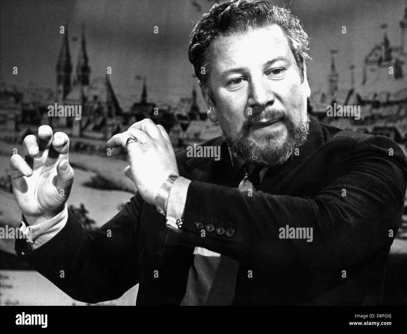 Peter Ustinov acts pantomimic in January 1967. Stock Photo