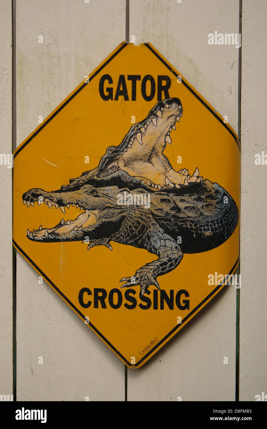 Gator crossing sign hi-res stock photography and images - Alamy