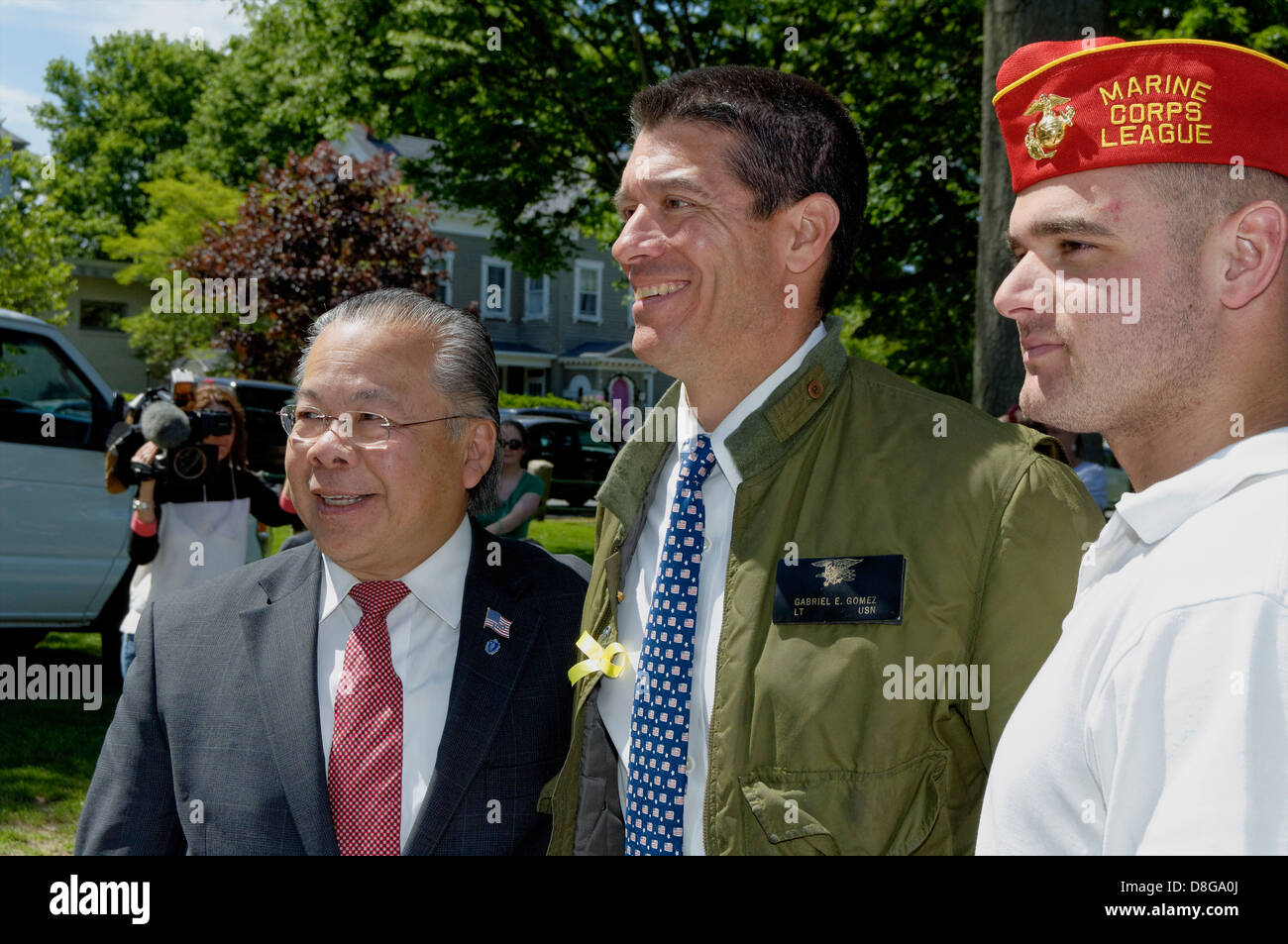 Gabriel Gomez, Massachusetts Republican Senate candidate, poses for photo with Donald H. Wong, Massachusetts State Representativ Stock Photo