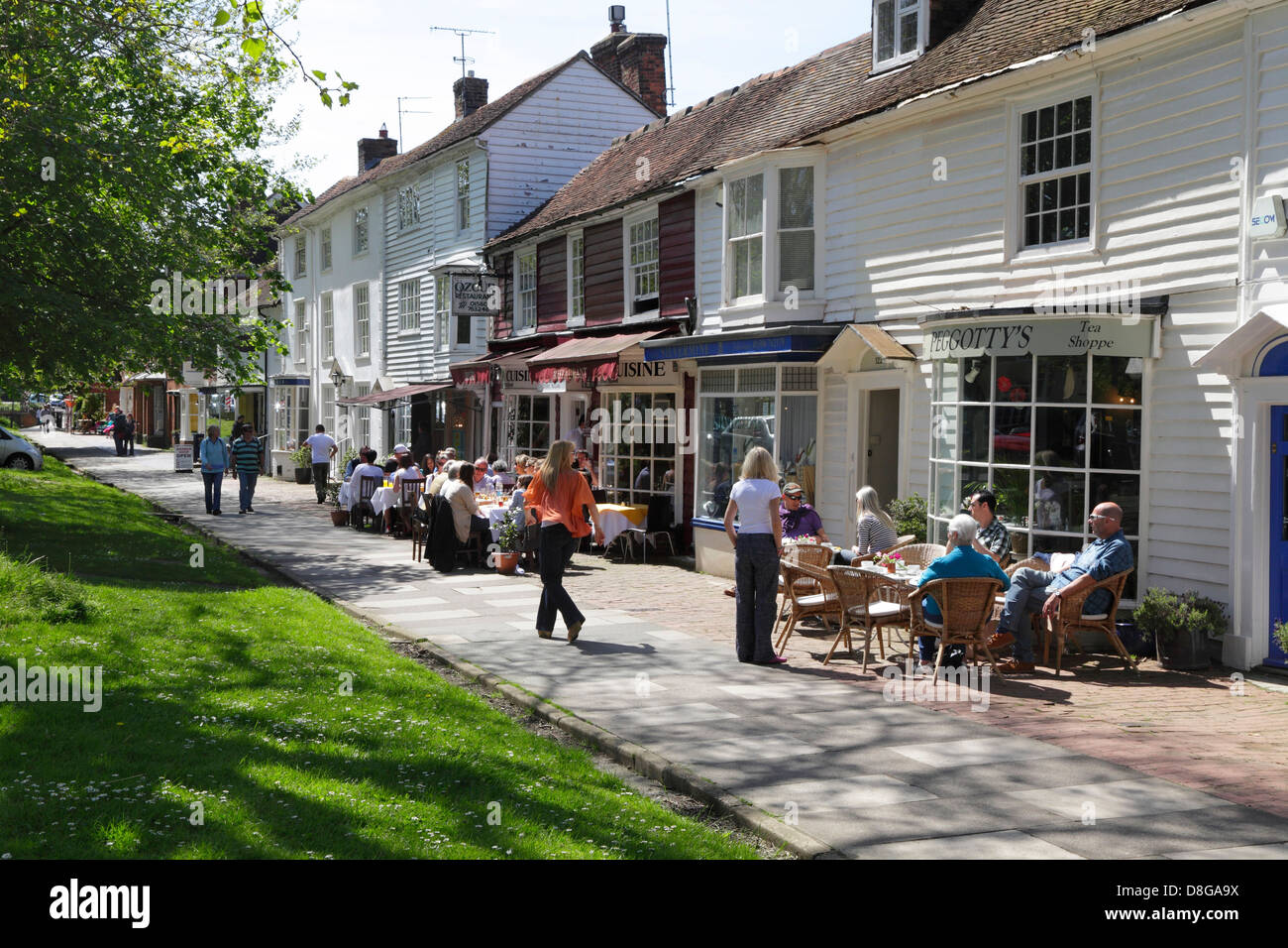 Pavement restaurants and cafes in Tenterden Kent UK GB Stock Photo