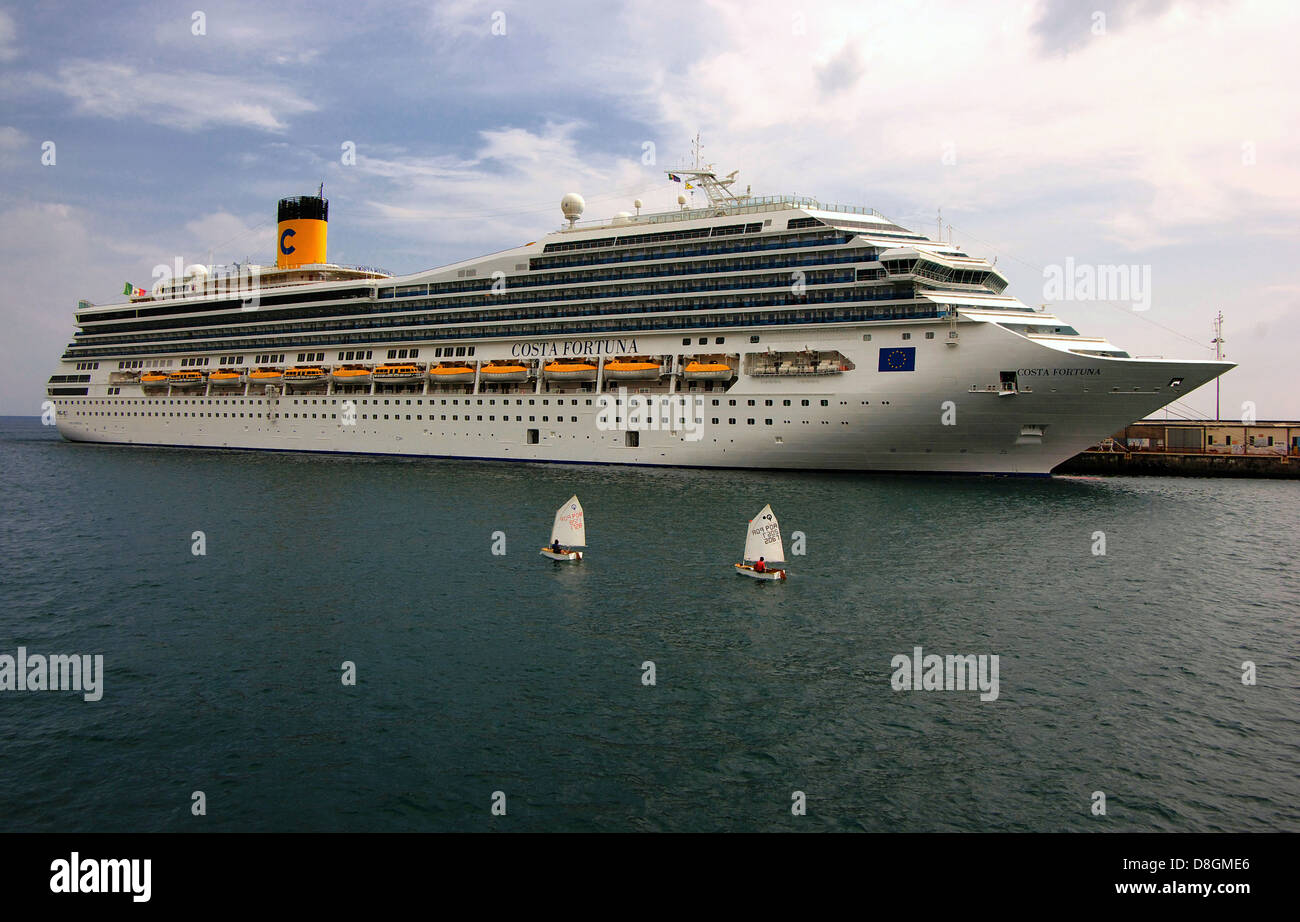 Cruise ship costa fortuna hi-res stock photography and images - Alamy