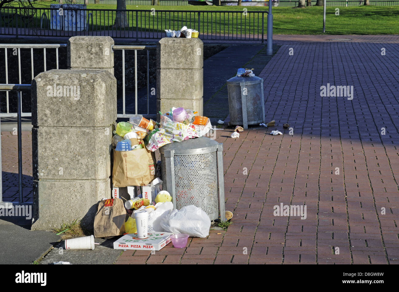 Overfull rubbish bin hi-res stock photography and images - Alamy