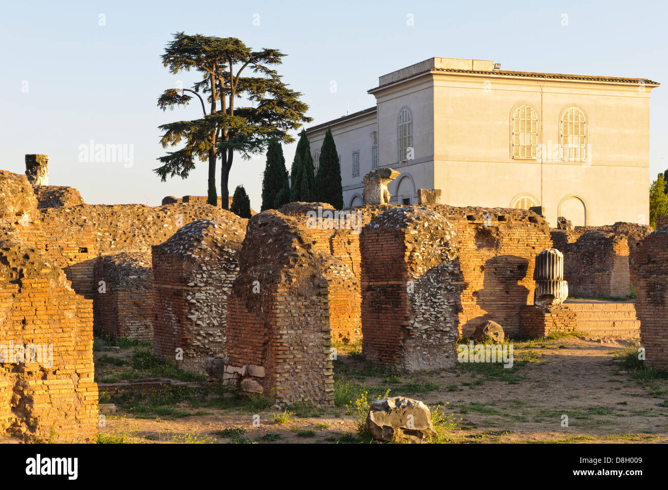 Ruins roman hi-res stock photography and images - Alamy
