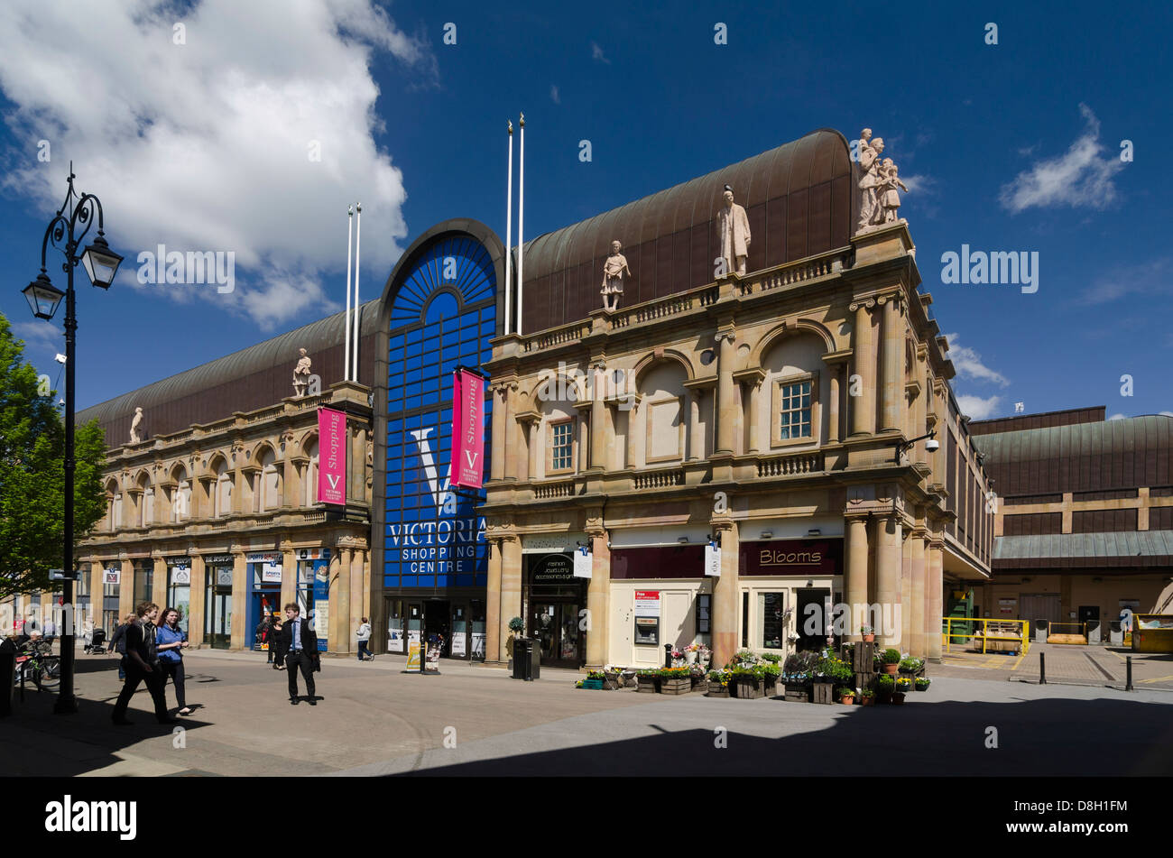 Harrogate shopping centre hires stock photography and images Alamy