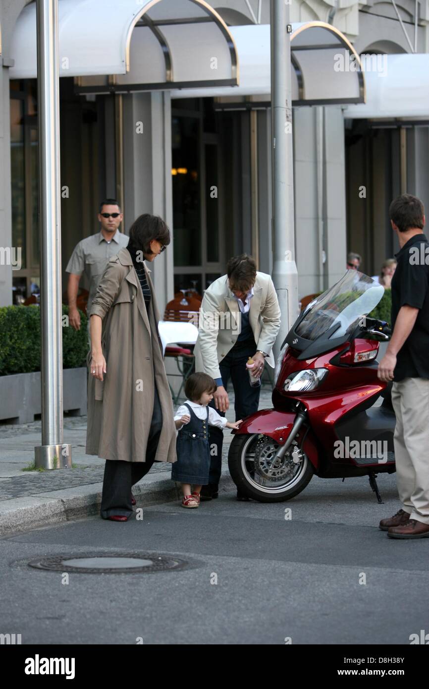 Tom Cruise with his wife Katie Holmes and daughter Suri at