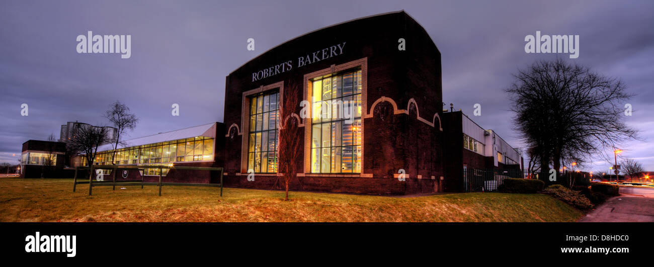 The Cheshire based Frank Roberts bakery factory at Rudheath, Northwich, England , UK at dusk - bread makers   Its a family business. Stock Photo