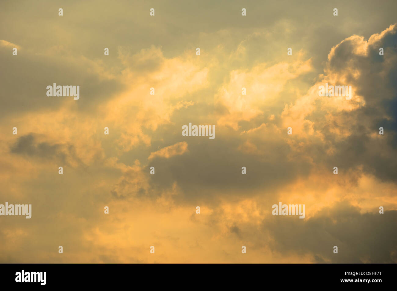 Dark sky clouds hi-res stock photography and images - Alamy