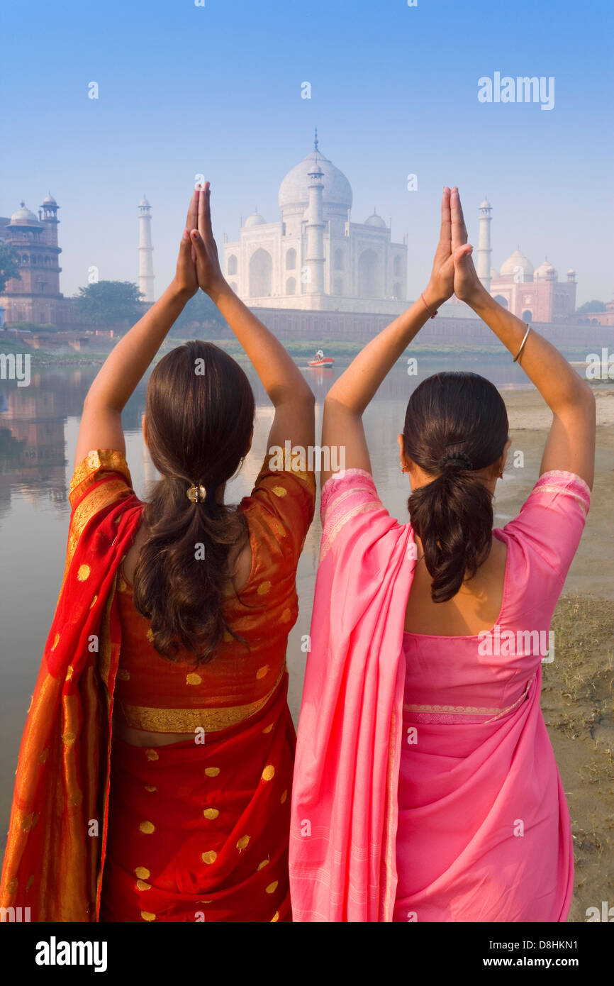 India, Uttar Pradesh, The Taj Mahal, Women wearing saris Stock Photo