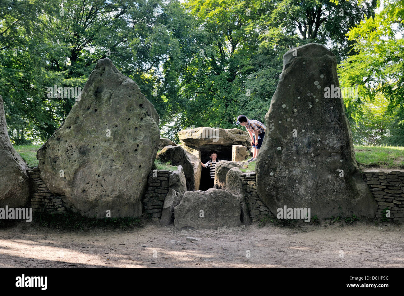 Wayland’s Smithy Neolithic long barrow chamber tomb. Oxfordshire