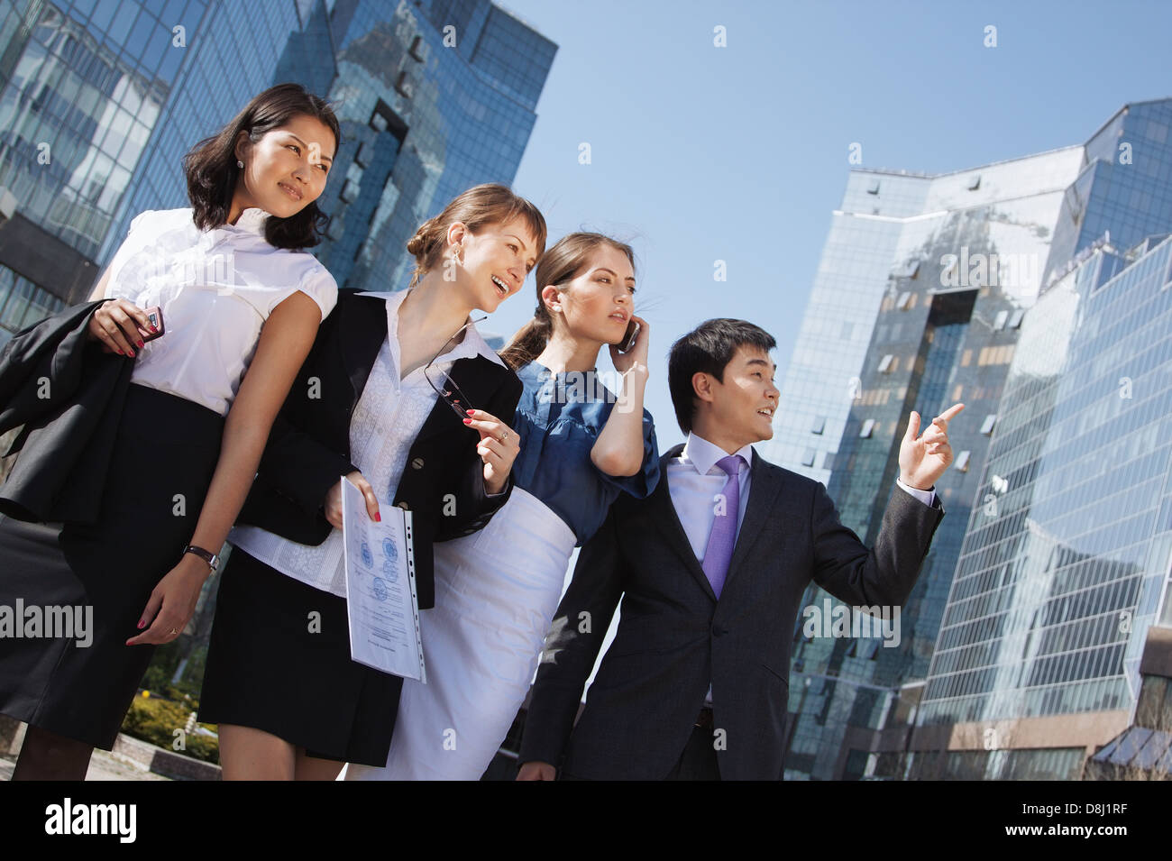 Fingers pointing center hi-res stock photography and images - Alamy