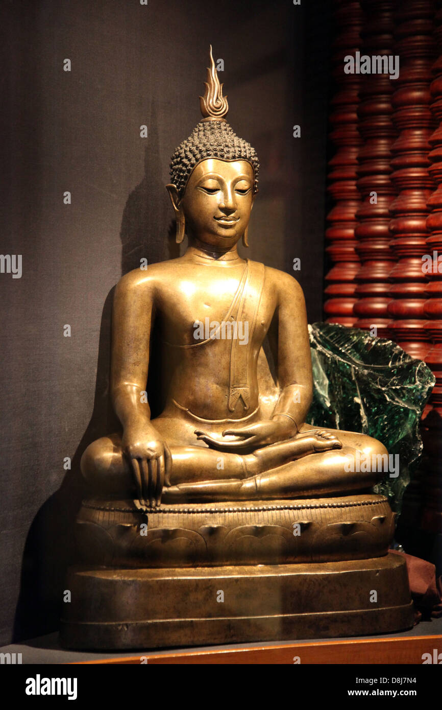 Thai goddess statue hi-res stock photography and images - Alamy