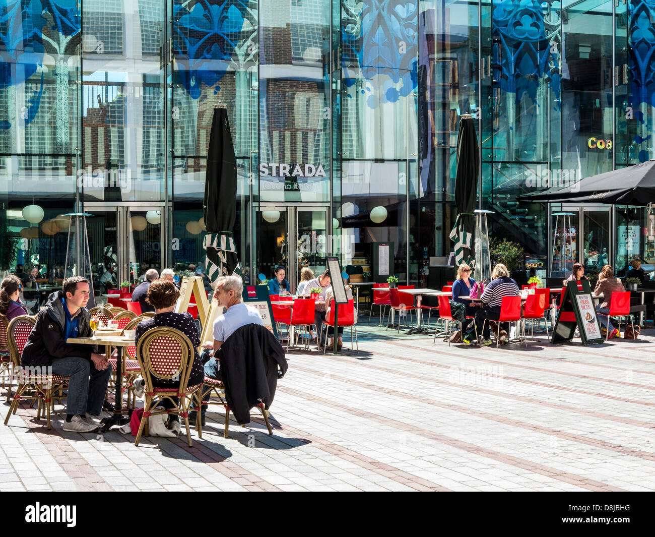 Outdoor seating area hires stock photography and images Alamy