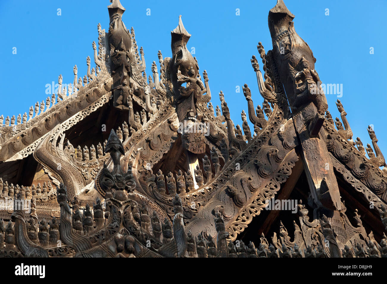 Intricate teak carving at the Shwenandaw Pagoda in Mandalay, Myanmar 6 Stock Photo