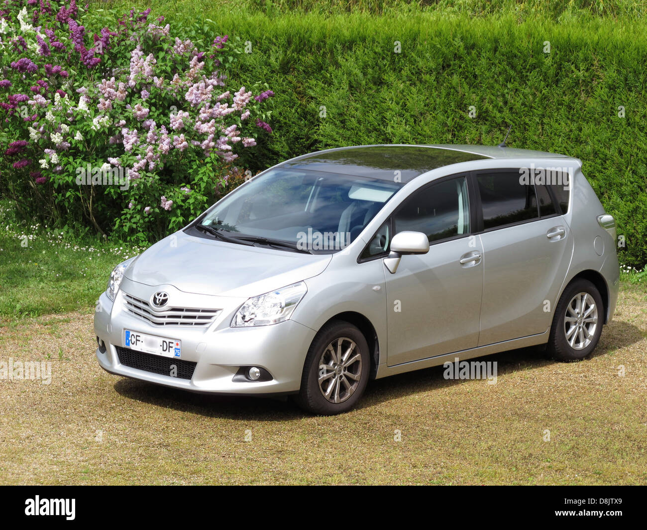 Toyota corolla verso hi-res stock photography and images - Alamy