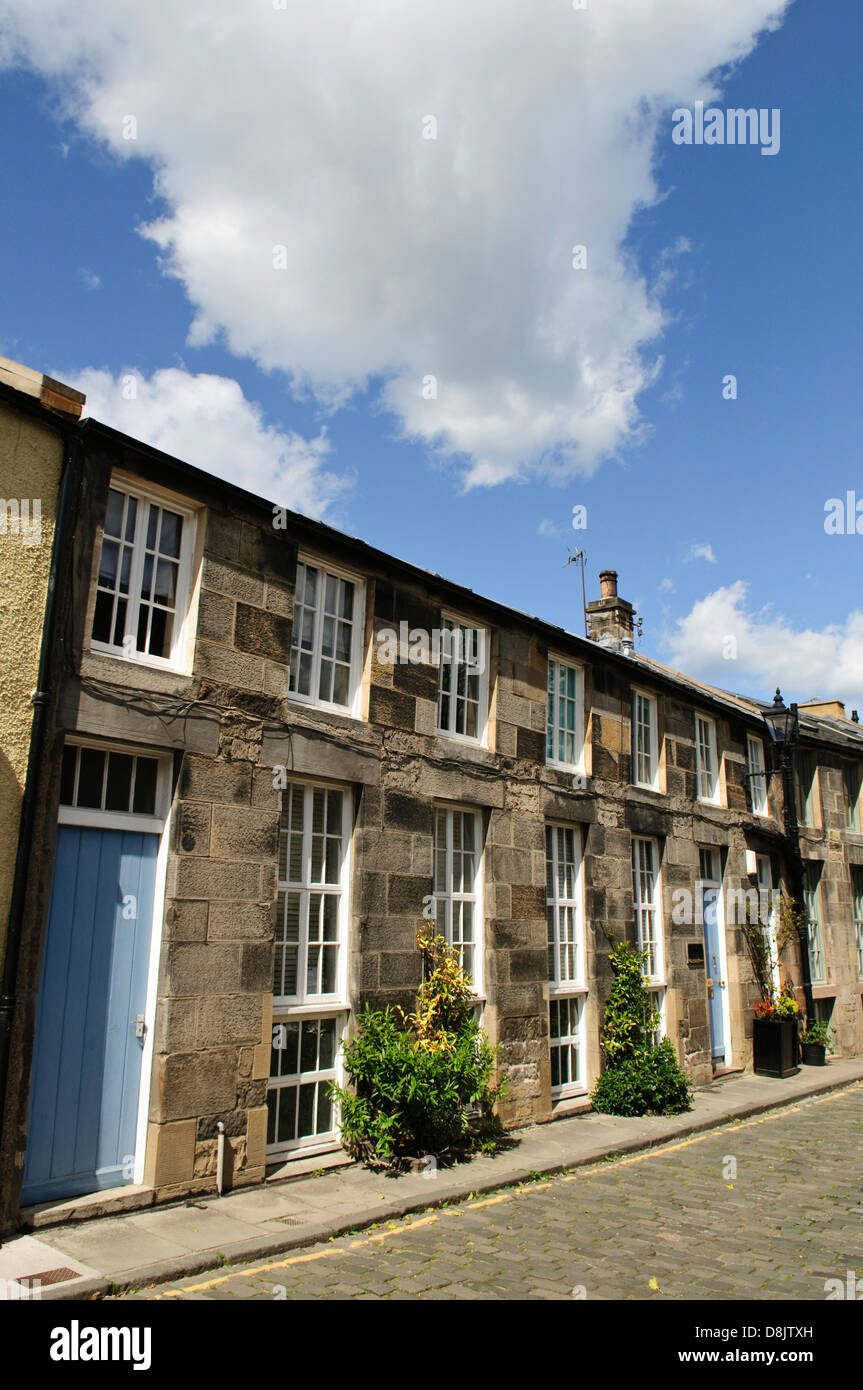Suburban Mews Housing High Resolution Stock Photography and Images Alamy