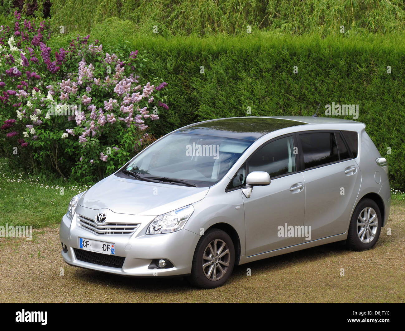 Toyota corolla verso hi-res stock photography and images - Alamy