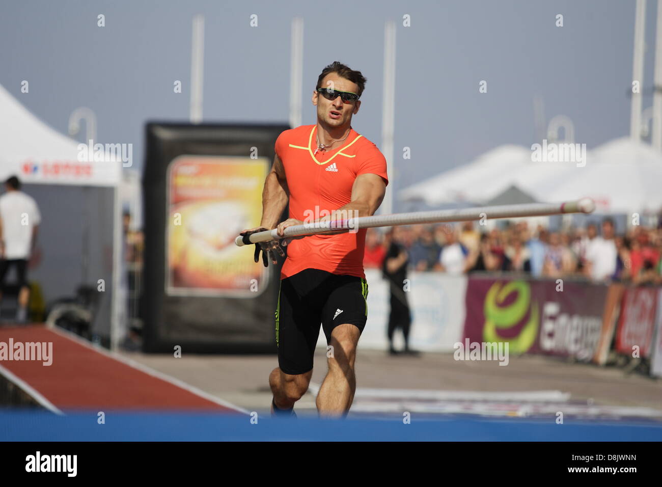 Sopot, Poland 30th, May 2013 The ”Pole Vault on Pier” in Sopot competition near the Sopot's Pier. Przemyslaw Czerwinski takes part in the man's competition Credit:  Michal Fludra/Alamy Live News Stock Photo