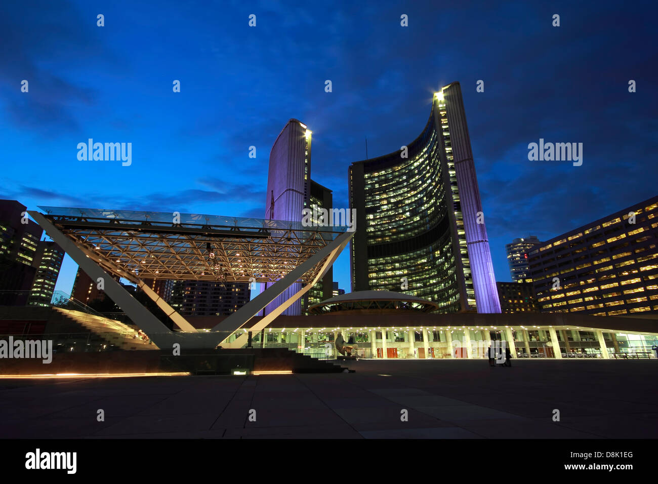 Toronto, Canada. 30th May 2013. Toronto New City Hall with recently added Theatre Stage  in Nathan Phillips Square. Credit:  CharlineXia/Alamy Live News Stock Photo