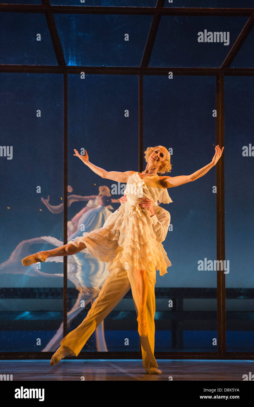 Northern Ballet performance of The Great Gatsby at Sadler's Wells Theatre, London Stock Photo