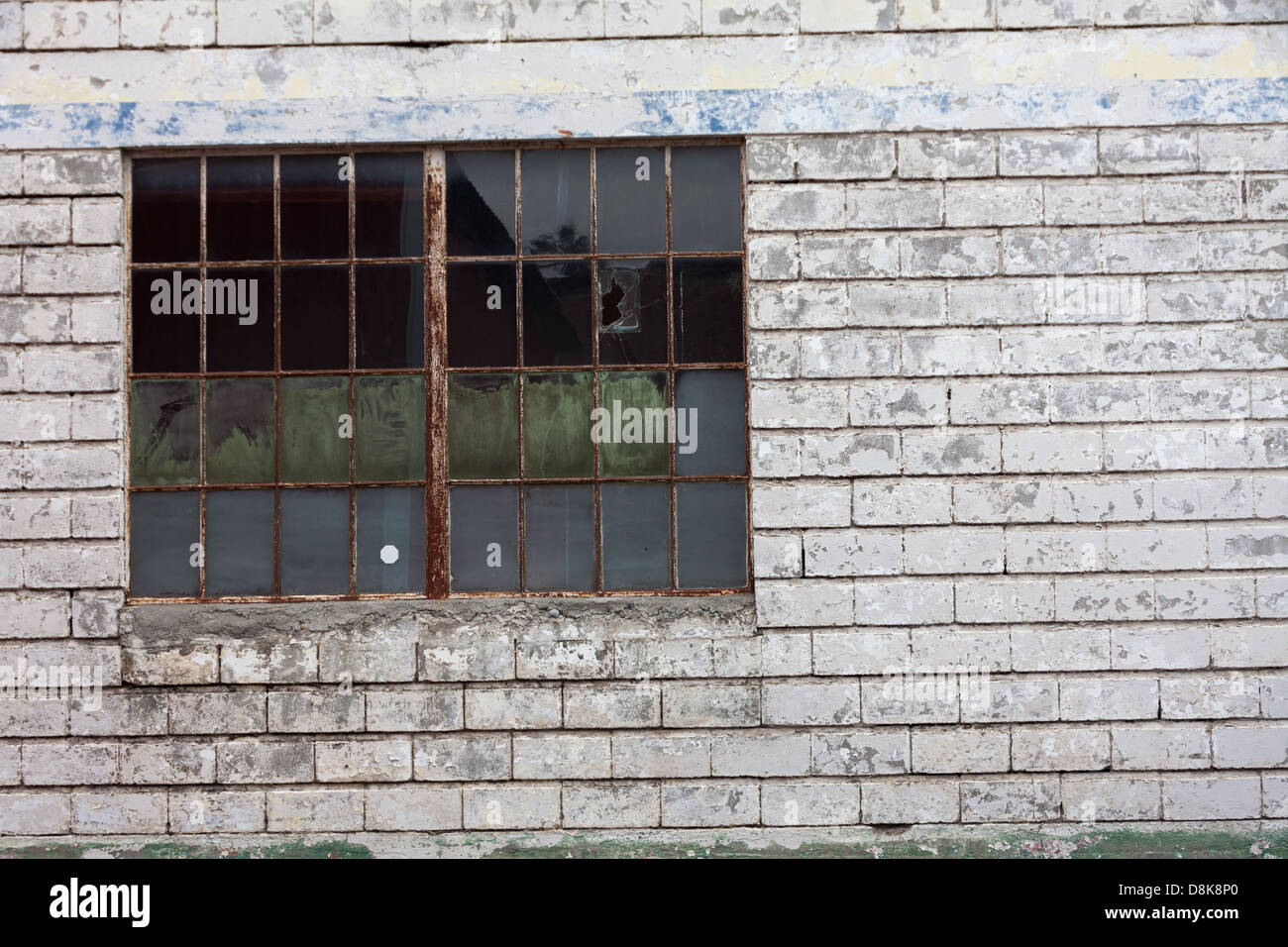 Metal window frame hires stock photography and images Alamy