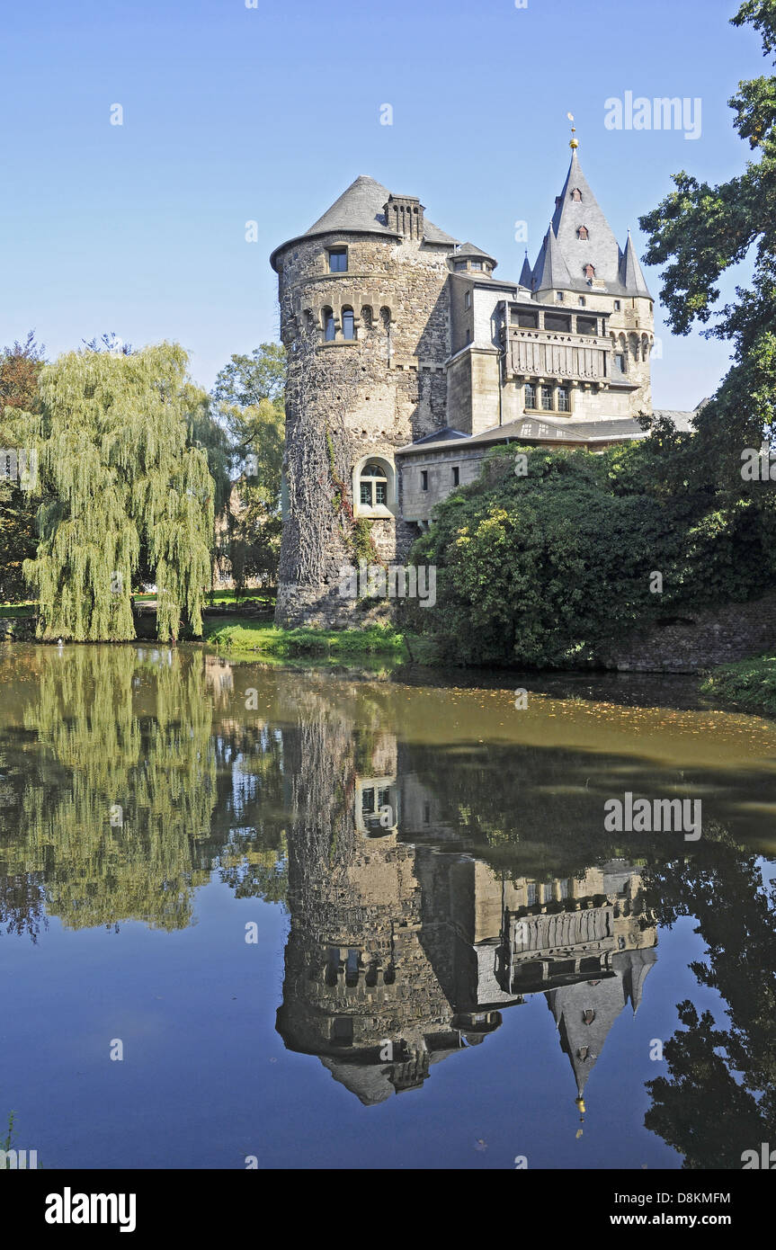 Schloss hülchrath hi-res stock photography and images - Alamy