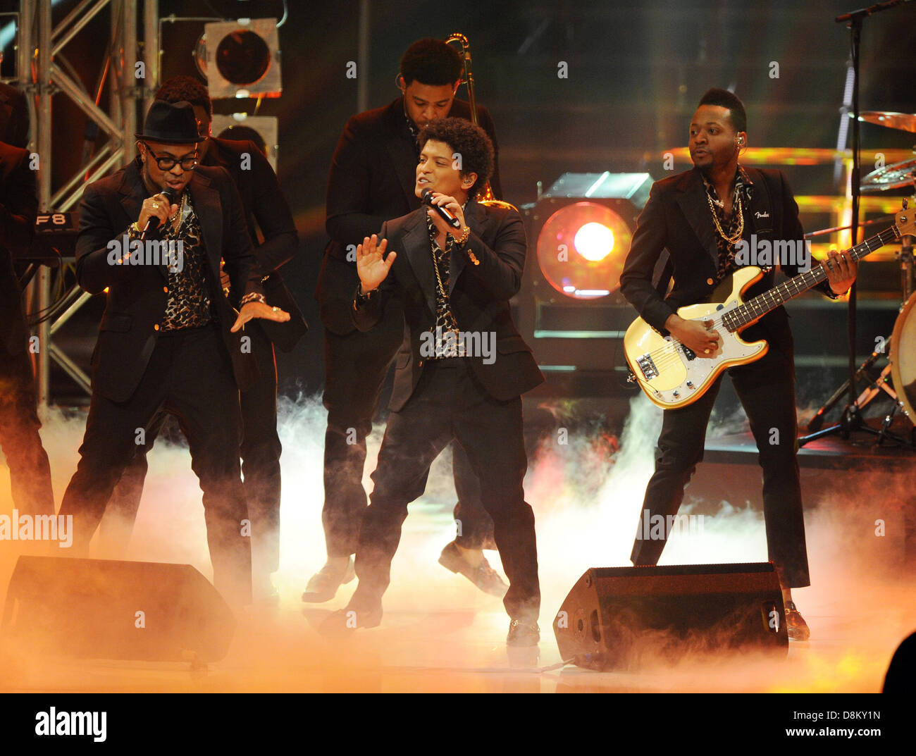 Singer Bruno Mars performs on the stage during the show 'Germany's next Topmodel' in SAP-Arena in Mannheim, Germany, 30 May 2013. Photo: Uli Deck Stock Photo