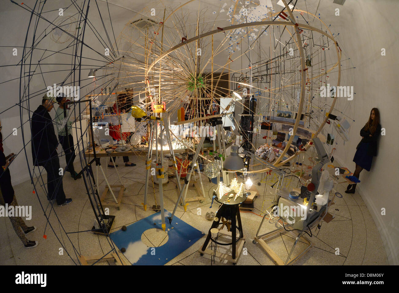 美品】TRIPLE POINT by SARAH SZE New York – Sarah Sze: “Triple
