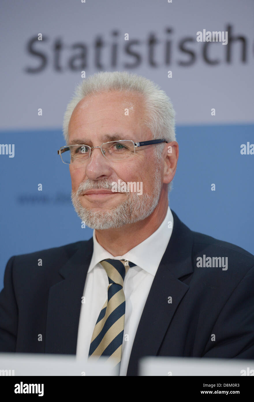 President of the German Federal Statistical Office, Roderich Egeler, talks during a press conference 'Zensus 2011 - Fakten zur Bevoelkerung in Deutschland' in Berlin, Germany, 31 May 2013. Germany has less inhabitants than had been assumed up to now, around 80,2 millions. PHOTO: RAINER JENSEN Stock Photo