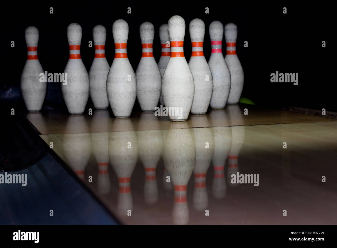 Кегли для боулинга. Кегля для детей. Где находится кегля. Одна кегля. Где находится кегля.