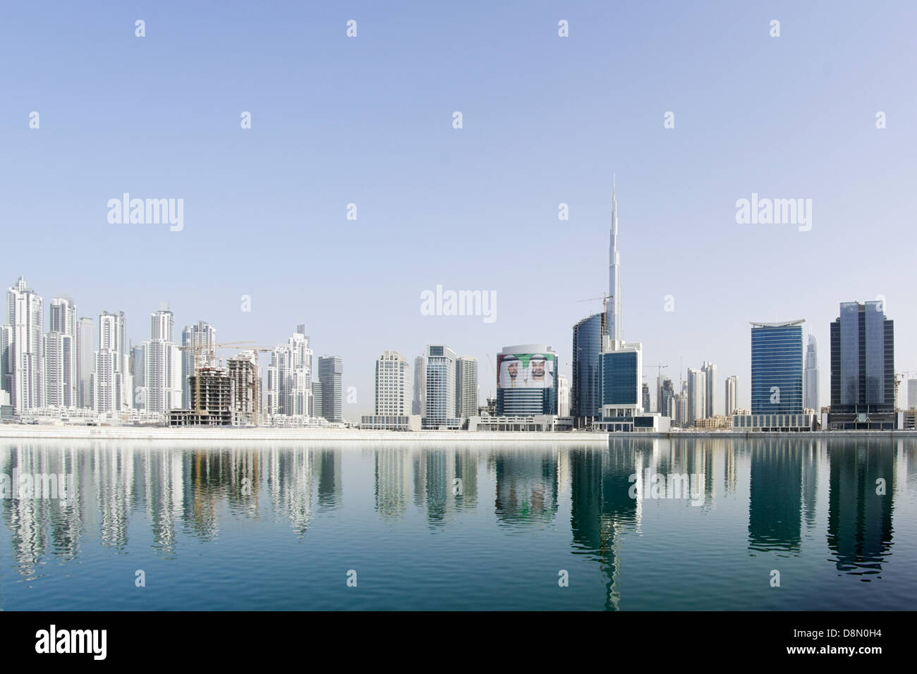 Modern architecture dubai hi-res stock photography and images - Alamy