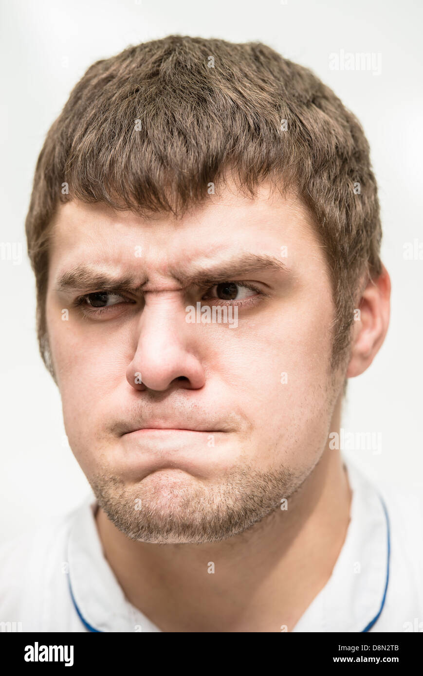 Ляшко анна владимировна. Напряженное выражение лица. Сердитое лицо мужчины. Интересная мимика. Лицо человека напряженное.