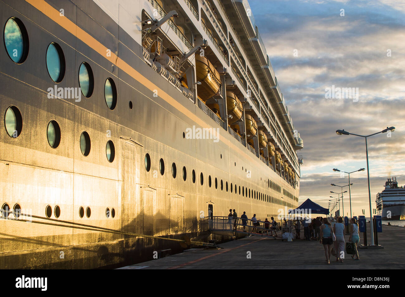Docked cruise ship sunset hi-res stock photography and images - Alamy