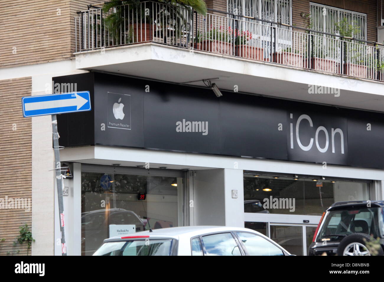Apple Reseller Stock Photos Apple Reseller Stock Images Alamy Apple Reseller Stock Photos Apple Reseller Stock Images Alamy