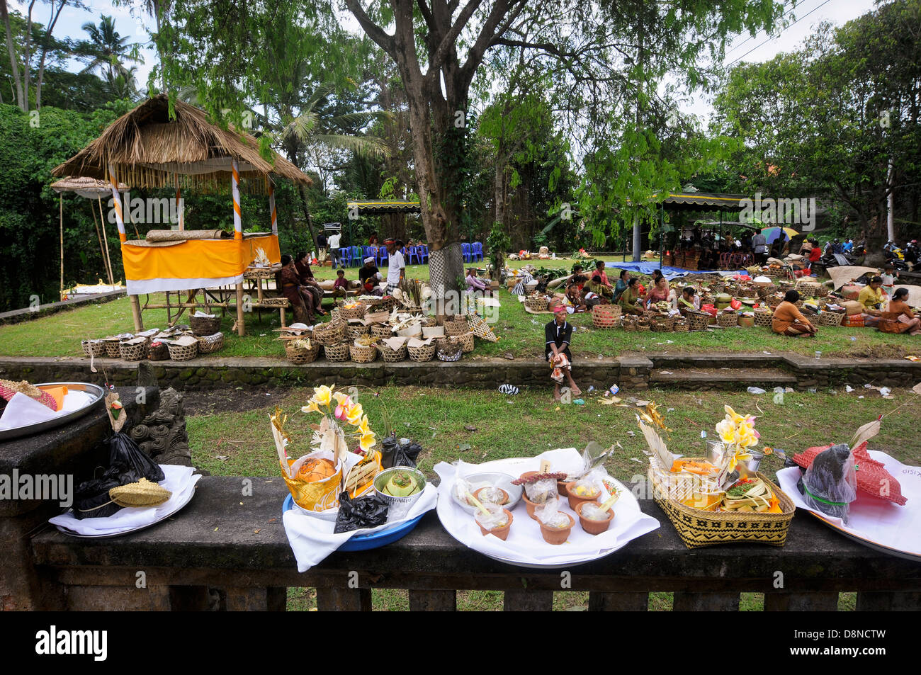 Hindu rituals on the Indonesian island of Bali Stock Photo - Alamy