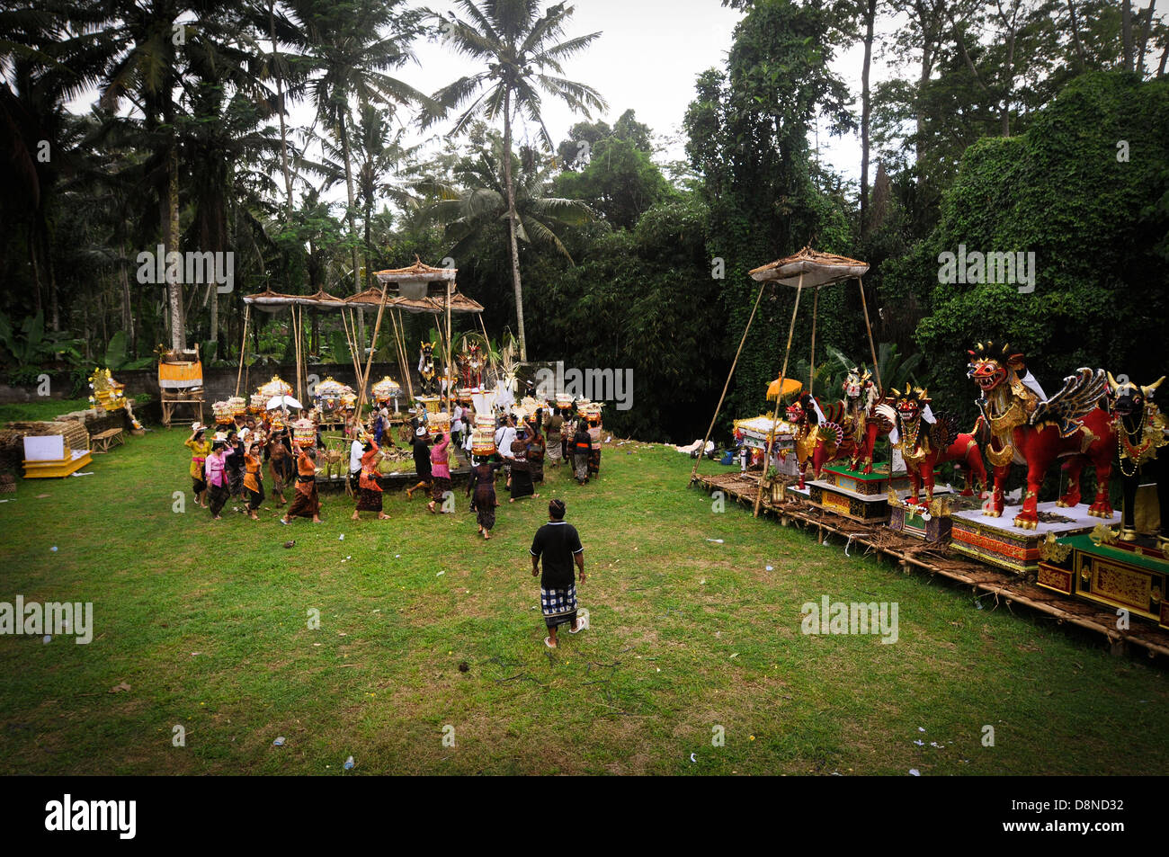 Hindu rituals on the Indonesian island of Bali Stock Photo - Alamy