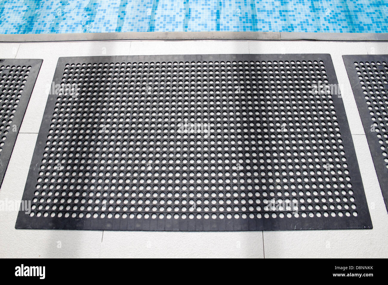 Anti Slip Rubber Mat Beside Children Swimming Pool Concept Of