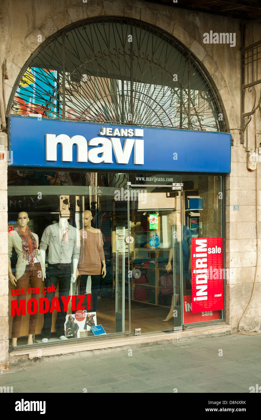 Mavi jeans hi-res stock photography and images - Alamy