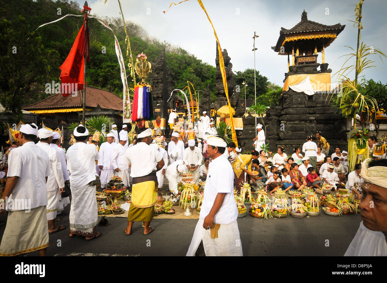 Hindu rituals on the Indonesian island of Bali Stock Photo - Alamy
