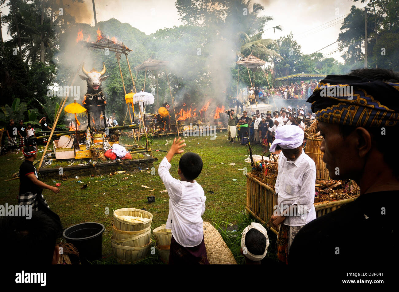 Hindu rituals on the Indonesian island of Bali Stock Photo - Alamy