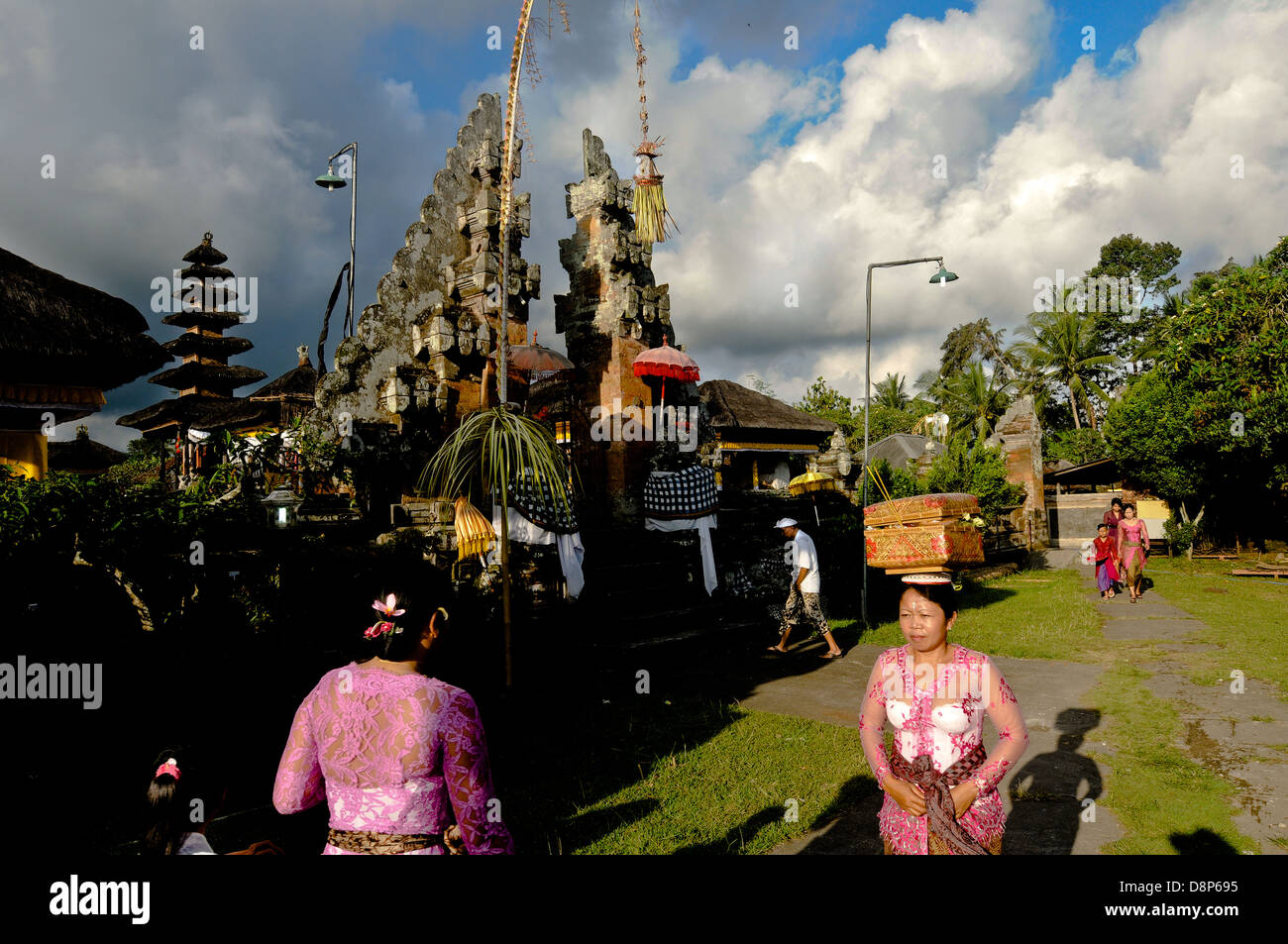 Hindu rituals on the Indonesian island of Bali Stock Photo - Alamy
