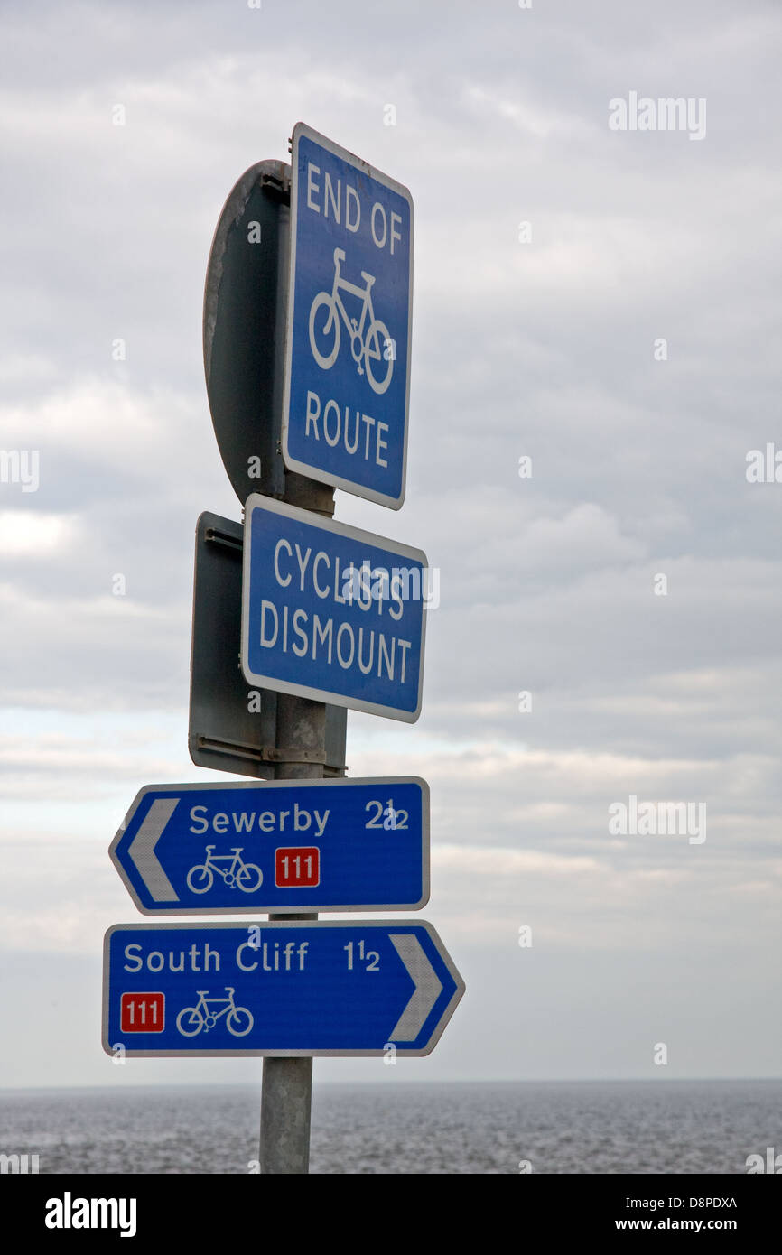 End of cycle path sign, Bridlington Stock Photo