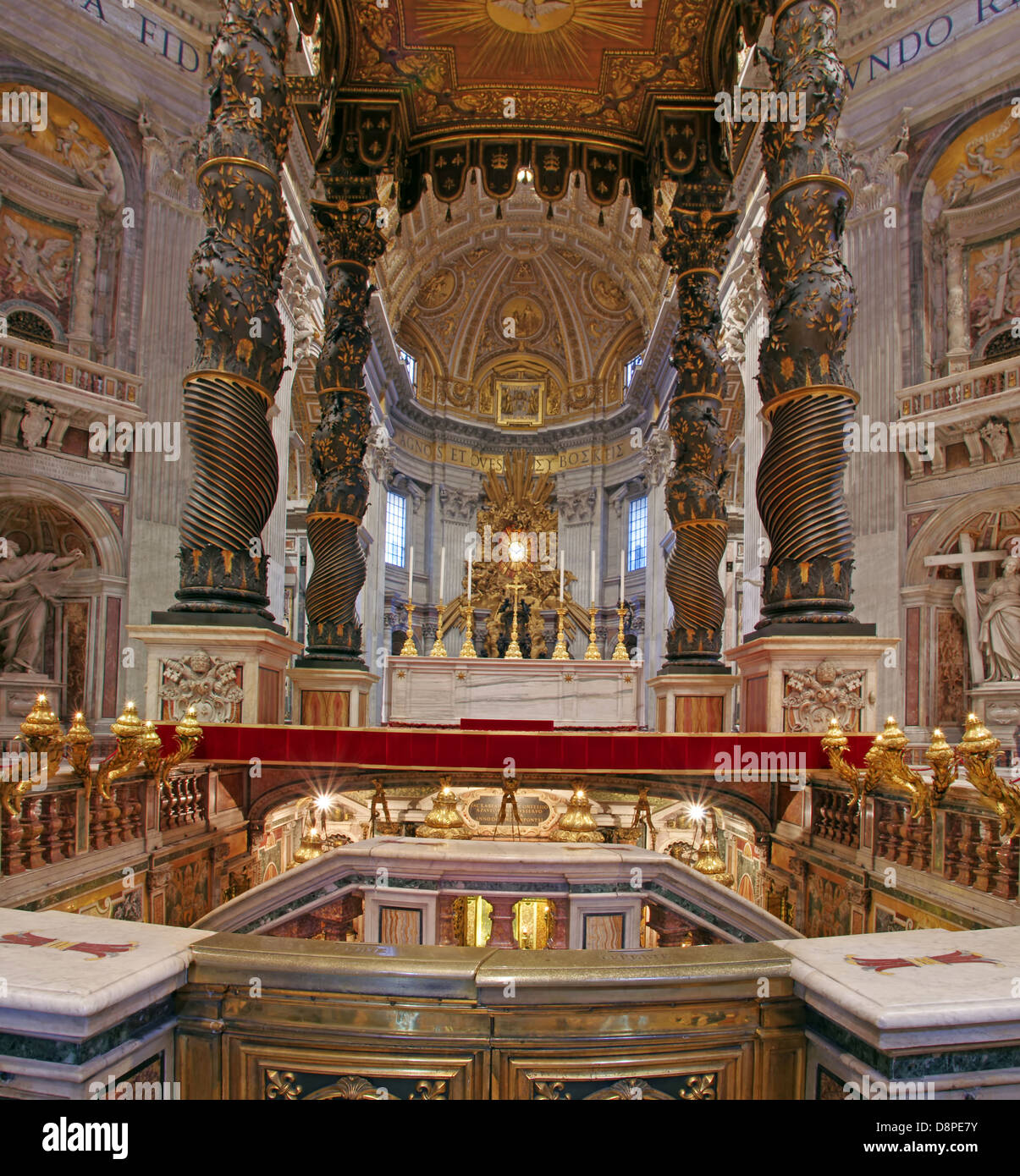 Bernini's Baldacchino in Saint Peter Cathedral, Rome Stock Photo - Alamy