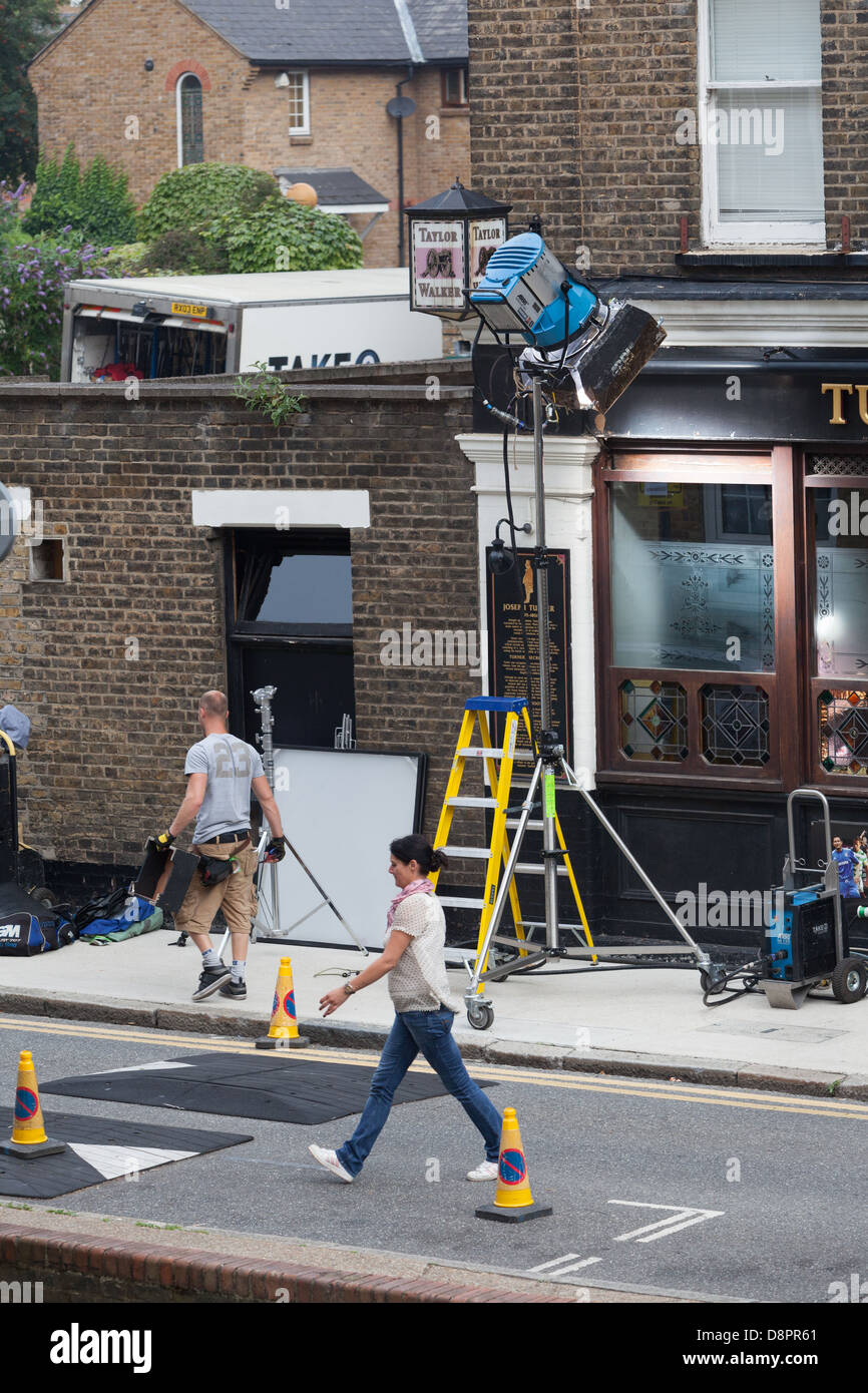 Film crew setting up on location outside Turners Old Star public house, east End. Stock Photo