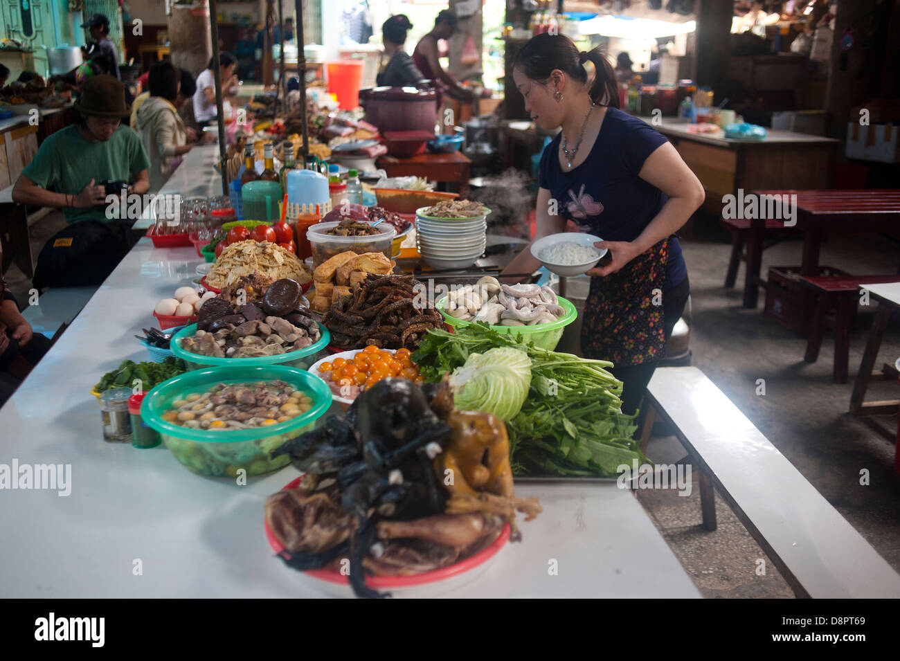 Vietnam food markets hi-res stock photography and images - Alamy
