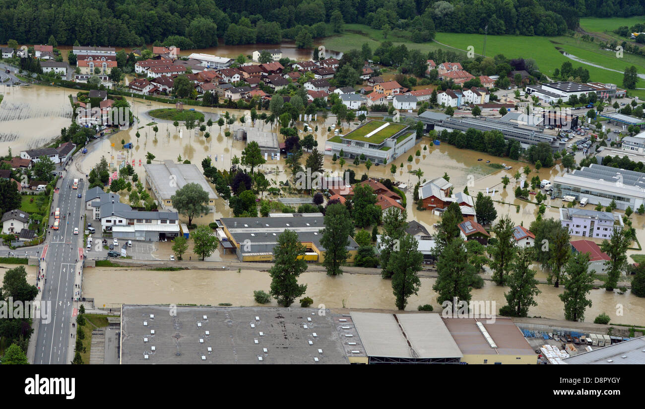 Kolbermoor, Germany. 3rd June 2013. The land is flooded around Kolbermoor near Rosenheim, Germany, 03 June 2013. Heavy rains are causing serious flooding in Bavaria and other areas of Germany. Photo: PETER KNEFFEL/dpa/Alamy Live News Stock Photo